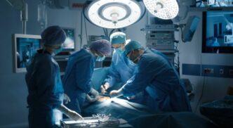 Ragazzo Di 16 Anni Operato Con