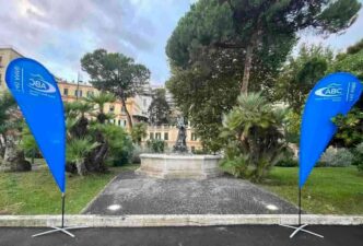 Rinascita Della Fontana Del Ma