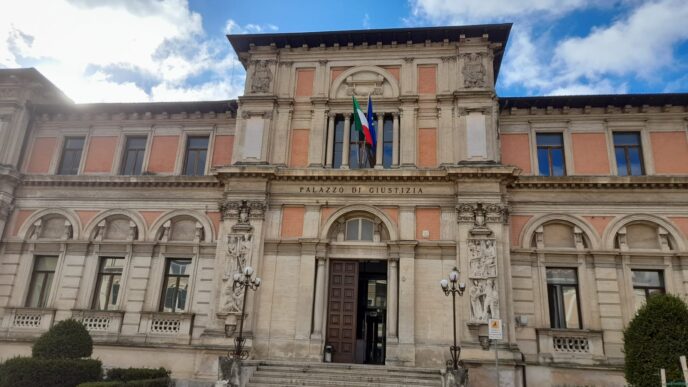 Rischio Chiusura Tribunali Abr