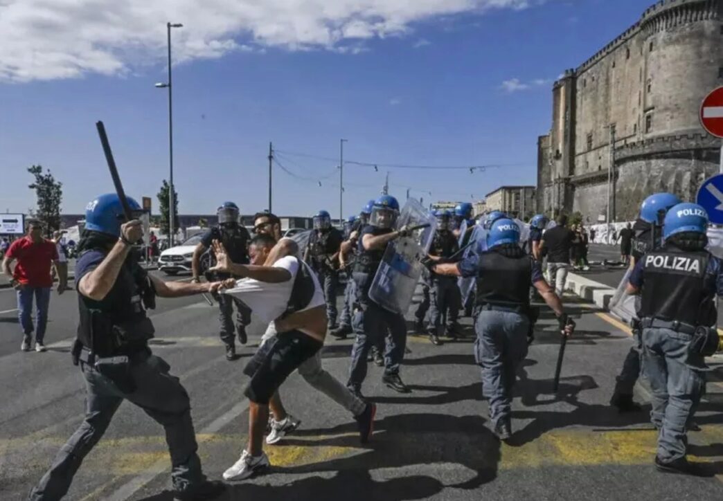 Scarcerati Due Manifestanti Co