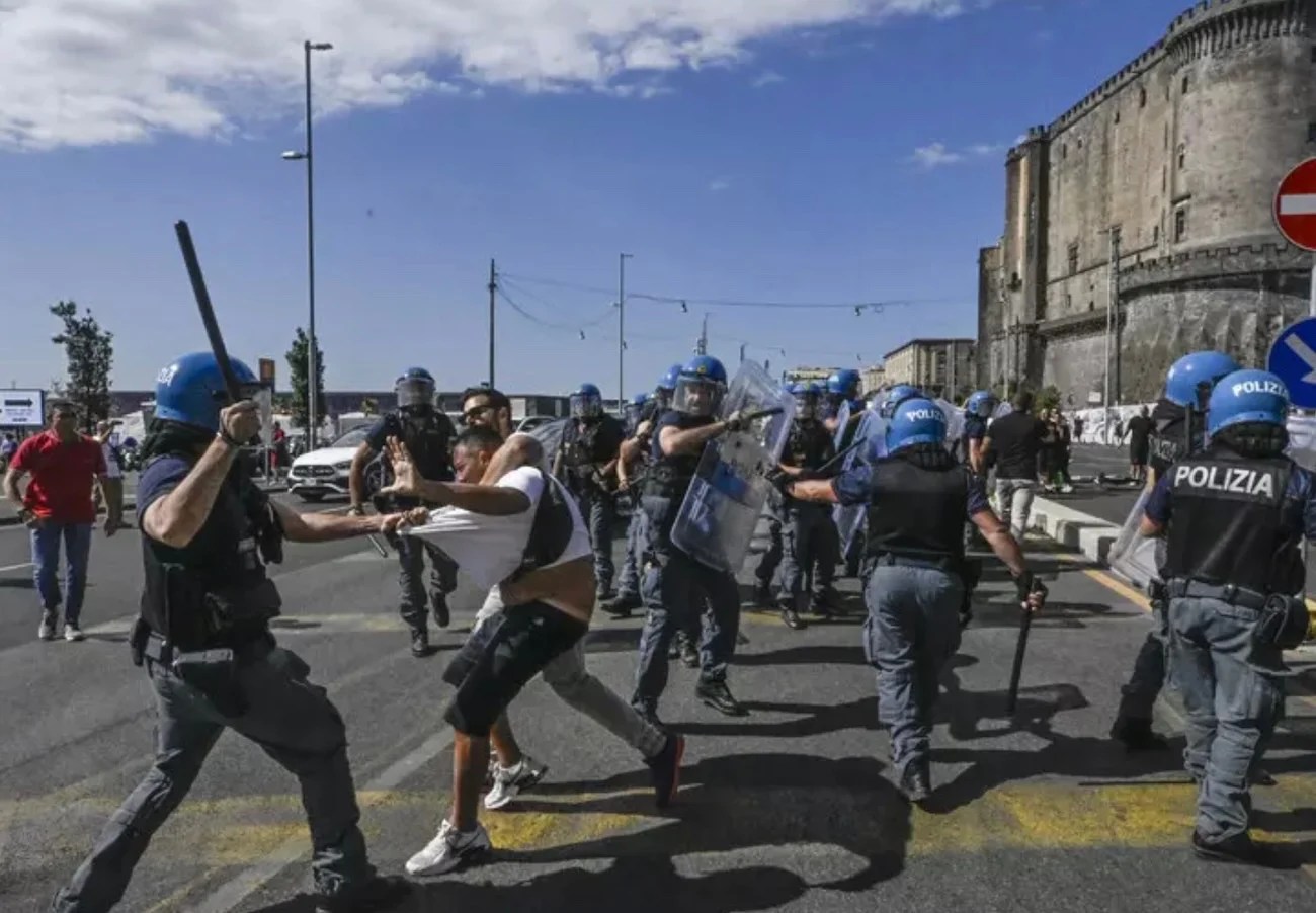 Scarcerati Due Manifestanti Co