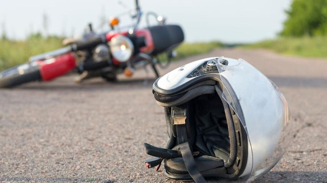 Scontro Tra Jeep E Scooter A R