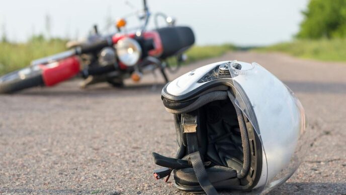 Scontro Tra Jeep E Scooter A R