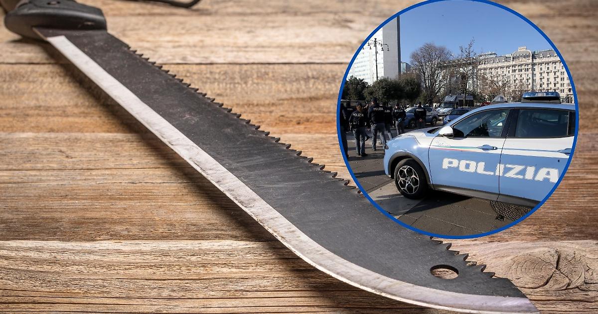 Scoperto Un Machete Di Mezzo M