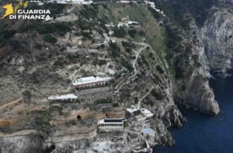 Sequestro Del Complesso Turist
