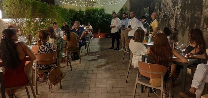 Serata Con Le Cantine Russo A