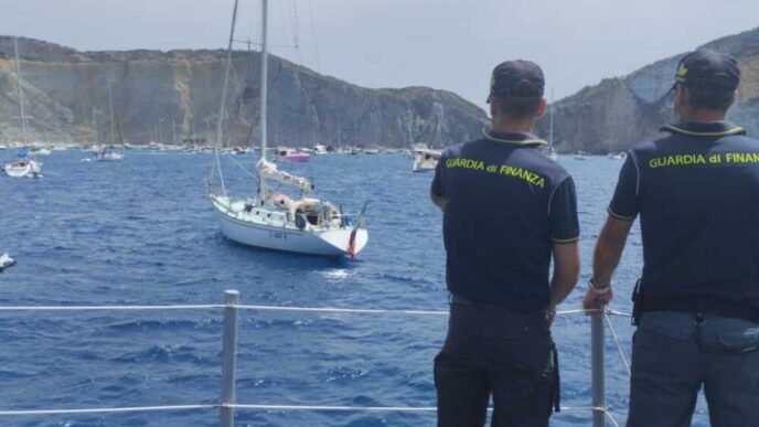 Soccorso In Mare Vicino A Ponz