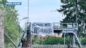 Striscione Con Messaggio Anarc