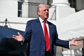 Trump Dalla Scozia Annuncia Nu