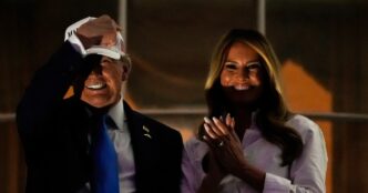 Trump Firma La Legge Di Bilanc