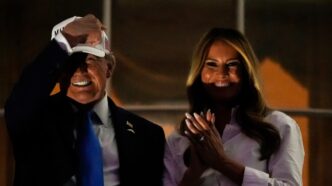 Trump Firma La Legge Di Bilanc