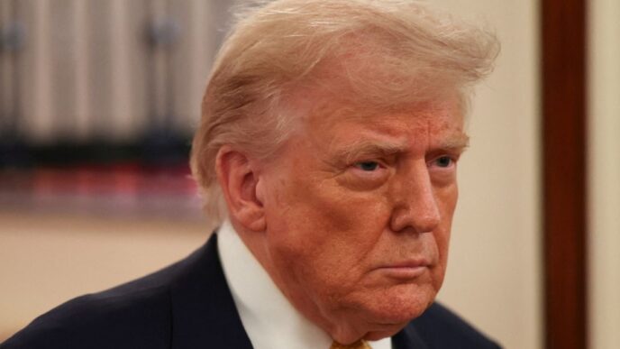 Trump Fissa Dazi Almeno Al 15