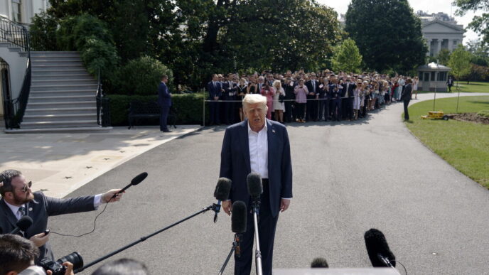 Trump Valuta Nuovi Fondi Per L