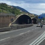 Un Agente Si Mette In Mezzo Al Traffico Per Salvare Un Motociclista Sulla Tangenziale Di Trento