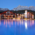 Un Cocktail D’autore All’enrosadira Da Gustare Nella Skypool Del Dolomiti Wellness Hotel Fanes