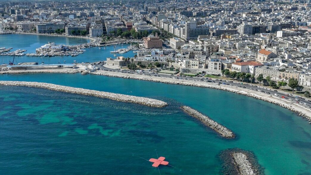 Un Grande Cerotto Sul Mare A B