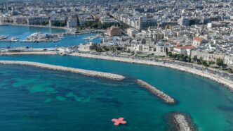 Un Grande Cerotto Sul Mare A B