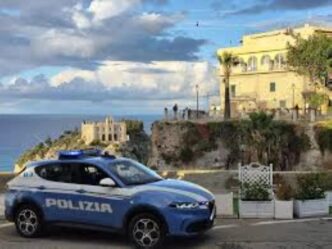Uomo Arrestato A Napoli Dopo T