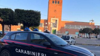 Uomo Di 45 Anni Minaccia Il Su