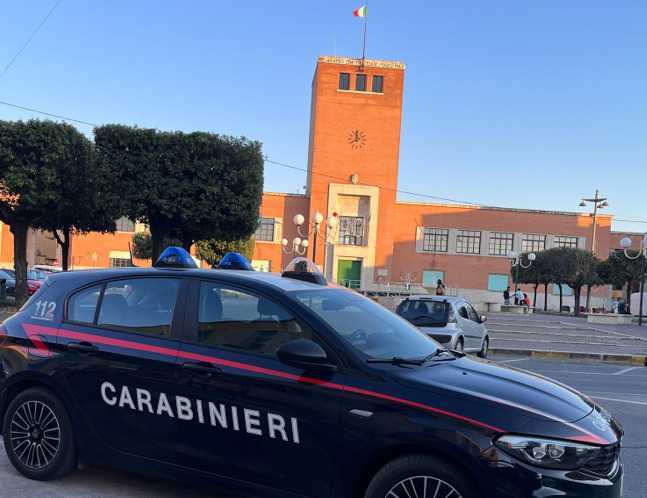 Uomo Di 45 Anni Minaccia Il Su