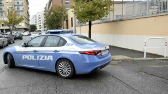 Uomo Ferito Tenta Di Forzare A