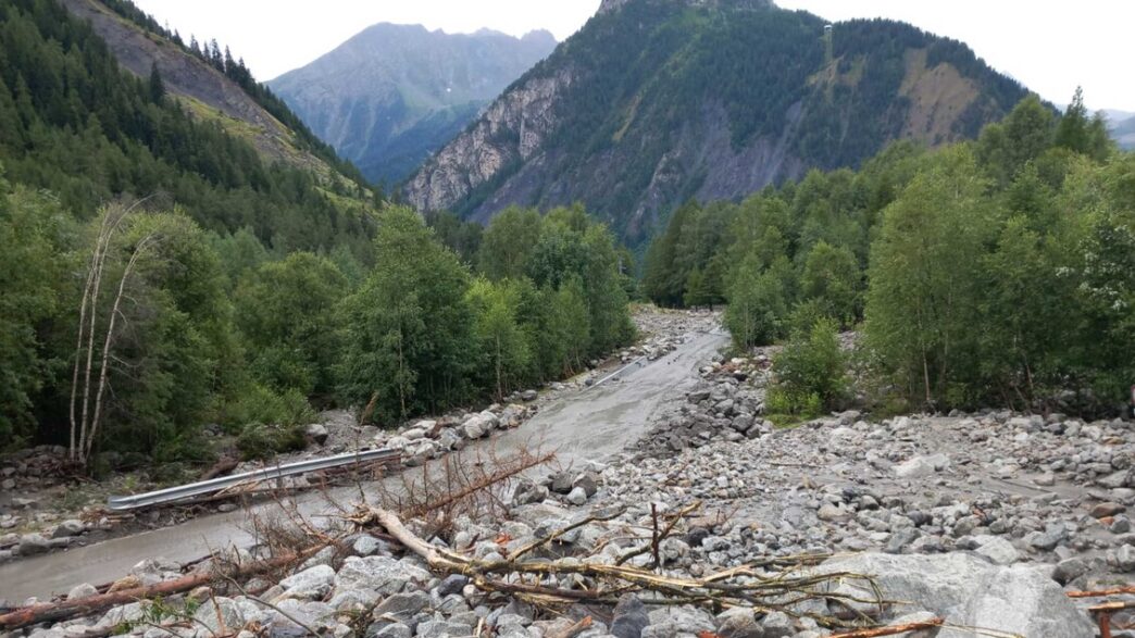 Val Ferret2C Courmayeur3A Slitta