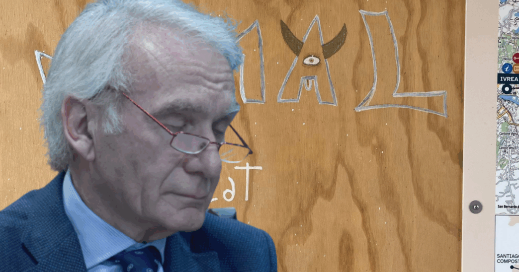 Vandali Imbrattano La Cabina D