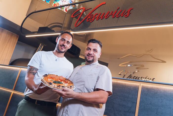 Vesuvius A Neuchc3A2Tel2C La Pizze