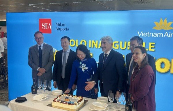 Vietnam Airlines Inaugura Il C