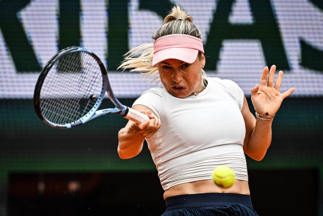 Yulia Putintseva Interrompe Il