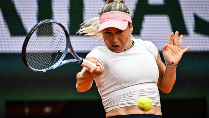 Yulia Putintseva Interrompe Il