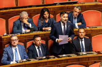 Il Senatore Guido Liris Sulle28099A