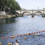 Più Di 50.000 Persone Hanno Fatto Il Bagno Nella Senna Dopo La Riapertura Ufficiale In Tre Zone Di Parigi