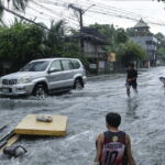 Tifone Wipha Minaccia Hong Kong E La Costa Meridionale Della Cina Con Vento Da Uragano E Cancellazioni Di Voli