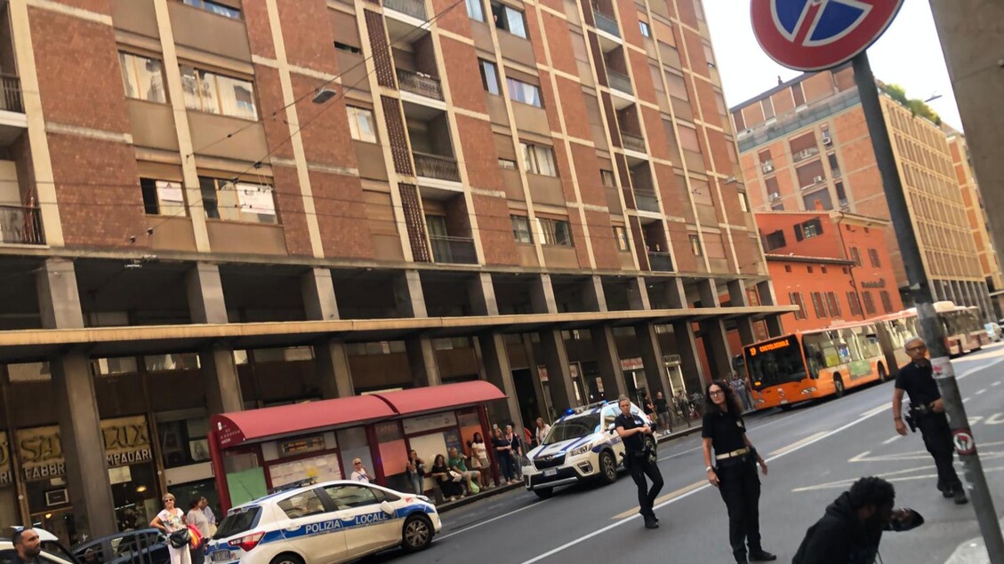 A Bologna Intervento Di Polizi