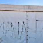 Attacco vandalico con simboli di estrema destra alla festa dell’Unità Di Varese prima dell’arrivo di Elly Schlein