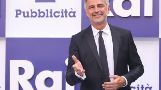 Beppe Convertini Entra A Balla