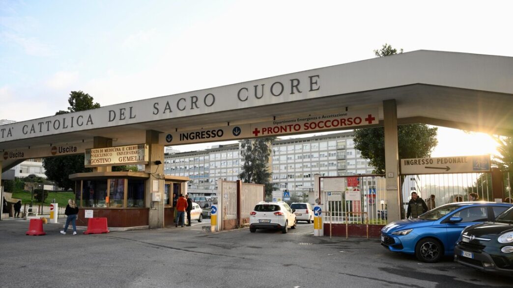 Bimbo Di 2 Anni Cade Da Une28099Aut