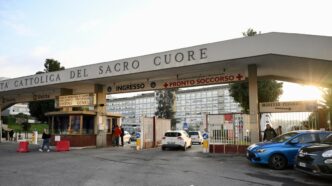 Bimbo Di 2 Anni Cade Da Une28099Aut