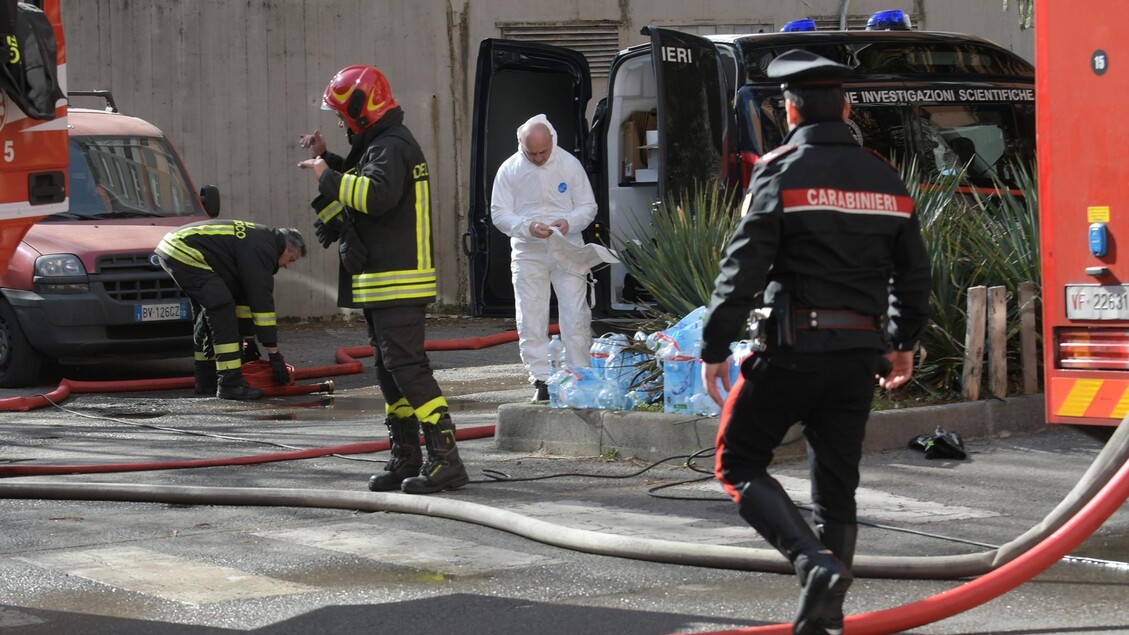 Carabinieri Salvano Donna Intr