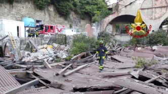 Crollo Di Un Capannone Disabit