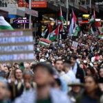 Decine Di Migliaia Di Australiani Scendono In Piazza In Oltre 40 Città Contro La Guerra A Gaza E Per Sanzioni A Israele