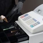 Due Rapine In Supermercati Vicini Con Un Rapinatore Che Usa Toni Pacati E Si Consegna Ai Carabinieri