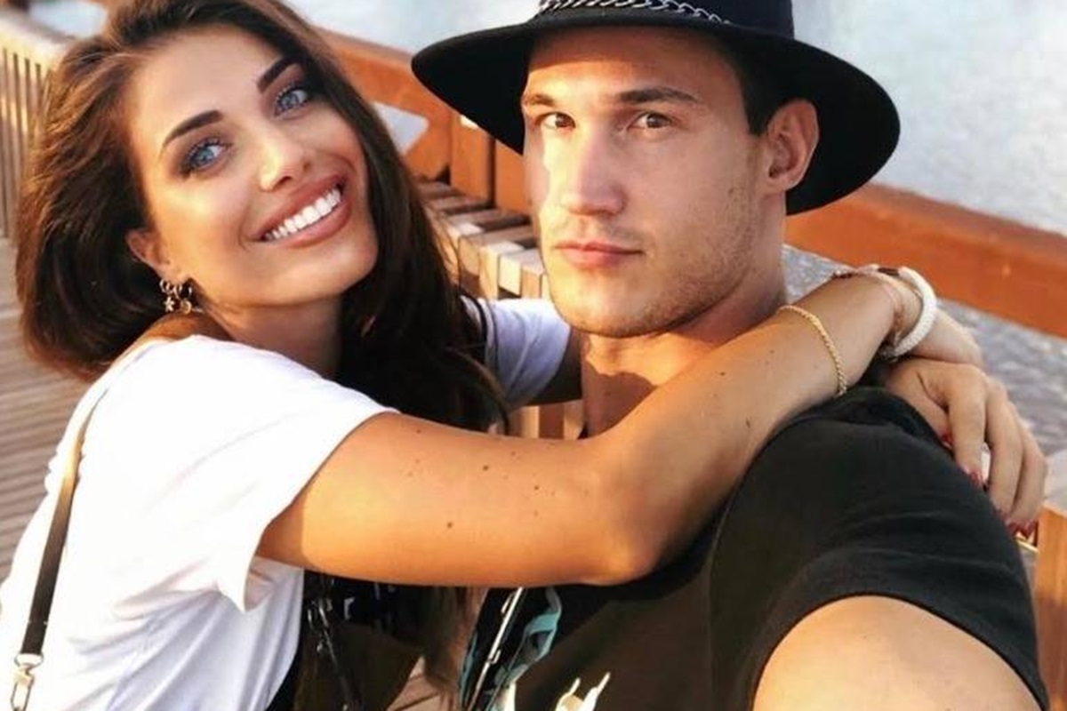 Eleonora Boi Morsa Da Uno Squa