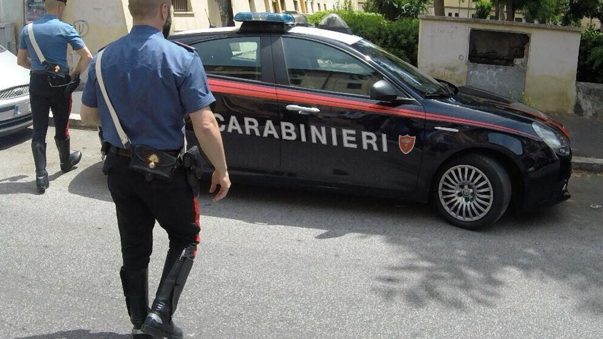 Giovane Accoltella Genitori E