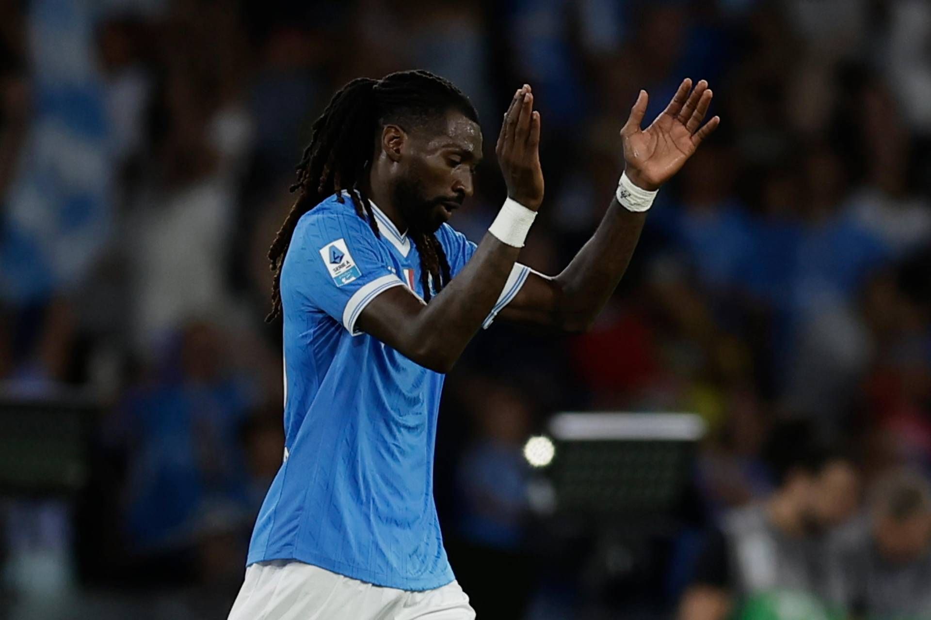 Il Napoli Soffre Ma Batte Il C