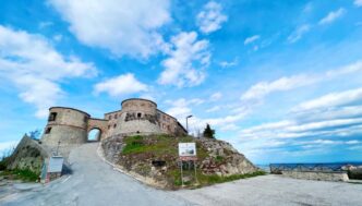 Il Castello Scorticata Di Pogg