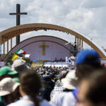 Il Papa Incontra Gli Artisti A Vaticano Prima Dell’evento A Tor Vergata Con Oltre Mezzo Milione Di Giovani