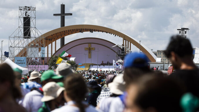 Il Papa Incontra Gli Artisti A