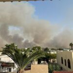 Incendio di vaste proporzioni tra Torre Chianca e Torre Rinalda minaccia il Parco Naturale Regionale e costringe a evacuazioni